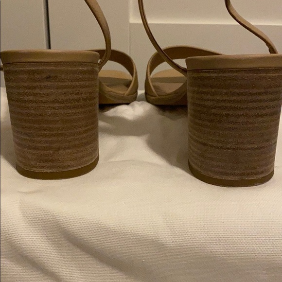 Vince
Josslyn Leather Block-Heel Sandal, Nude - Picture 5 of 5